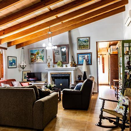 Son Ribes Villa อาลาโร ภายนอก รูปภาพ